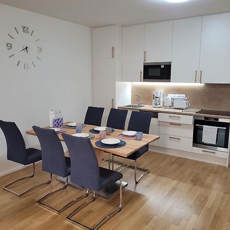 Newly Built Apartment With Balcony, Ac And Free Indoor Garage Praha Eksteriør bilde
