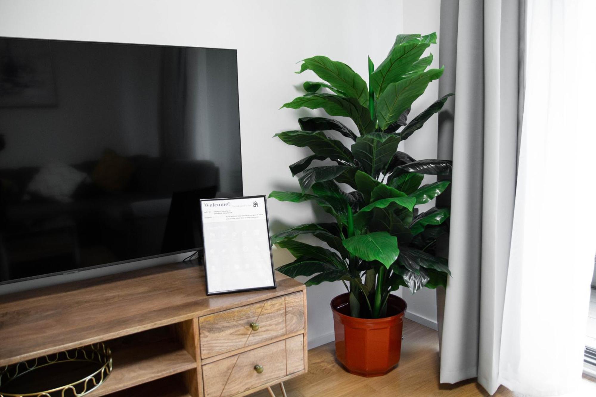 Newly Built Apartment With Balcony, Ac And Free Indoor Garage Praha Eksteriør bilde